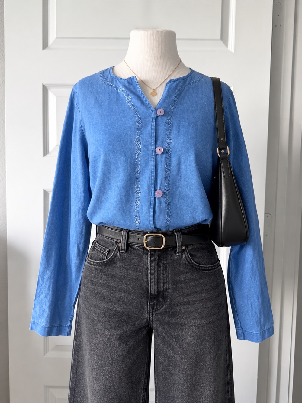 Vintage 90s Cherokee Blue Linen Cotton Blend Embroidered Button Front Blouse